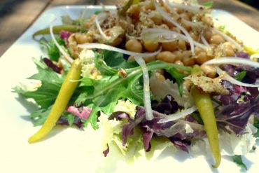 Ensalada de garbanzos con vinagreta de jengibre 1