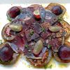 Ensalada de kumato, cecina y uvas 1