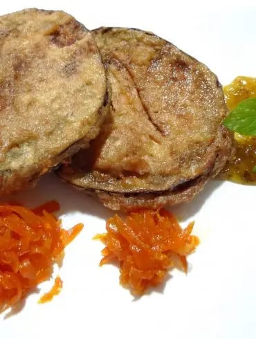 Berenjena rellena de salmón ahumado y queso