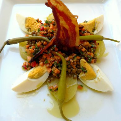 Ensalada de lentejas con huevo y tocineta 2