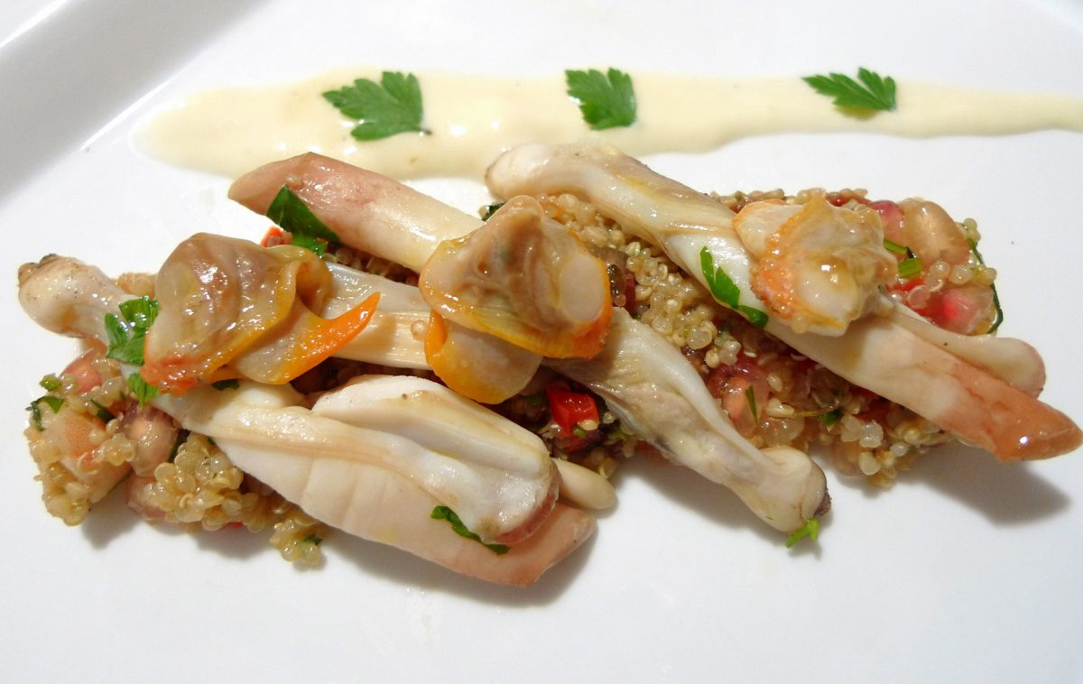 Ensalada de quinoa con granada, navajas y berberechos 2