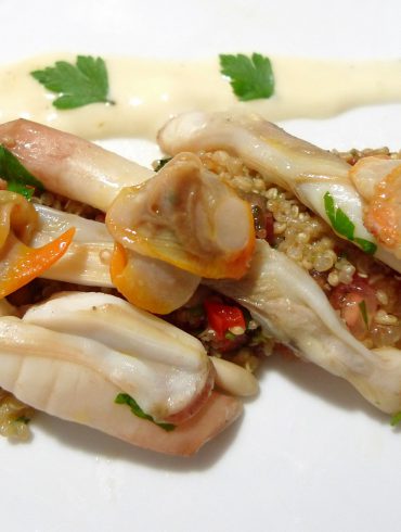 Ensalada de quinoa con granada, navajas y berberechos 2