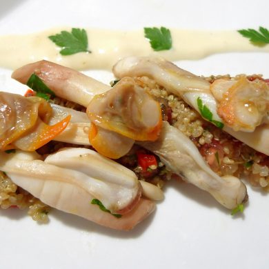 Ensalada de quinoa con granada, navajas y berberechos 2