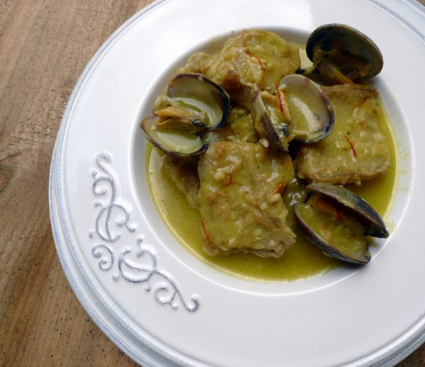 Cardo con almejas, una receta de Navidad