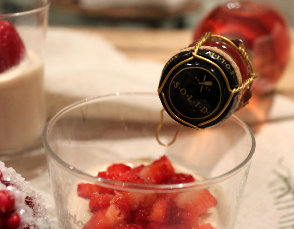 Crema de foie con fresas y cava solido