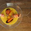 Gazpacho de mandarina con mejillones y langostinos 1