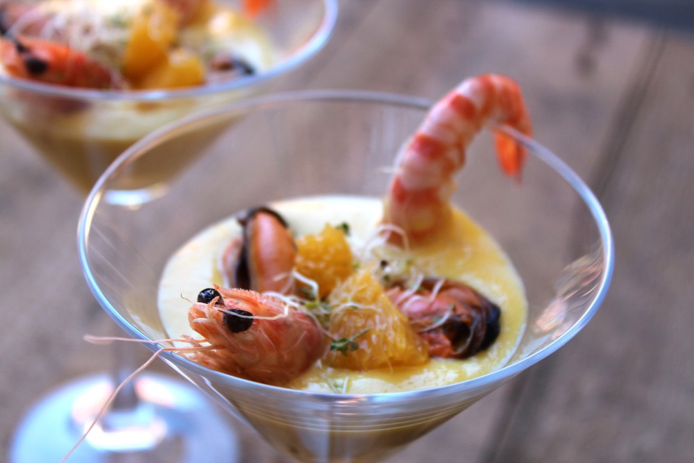 Gazpacho de mandarina con mejillones y langostinos 4