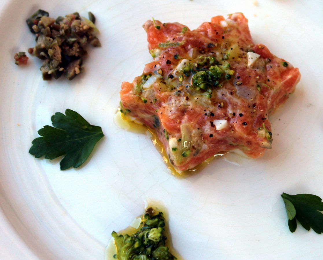 Tartar de salmón, un aperitivo para la Cena de Nochevieja