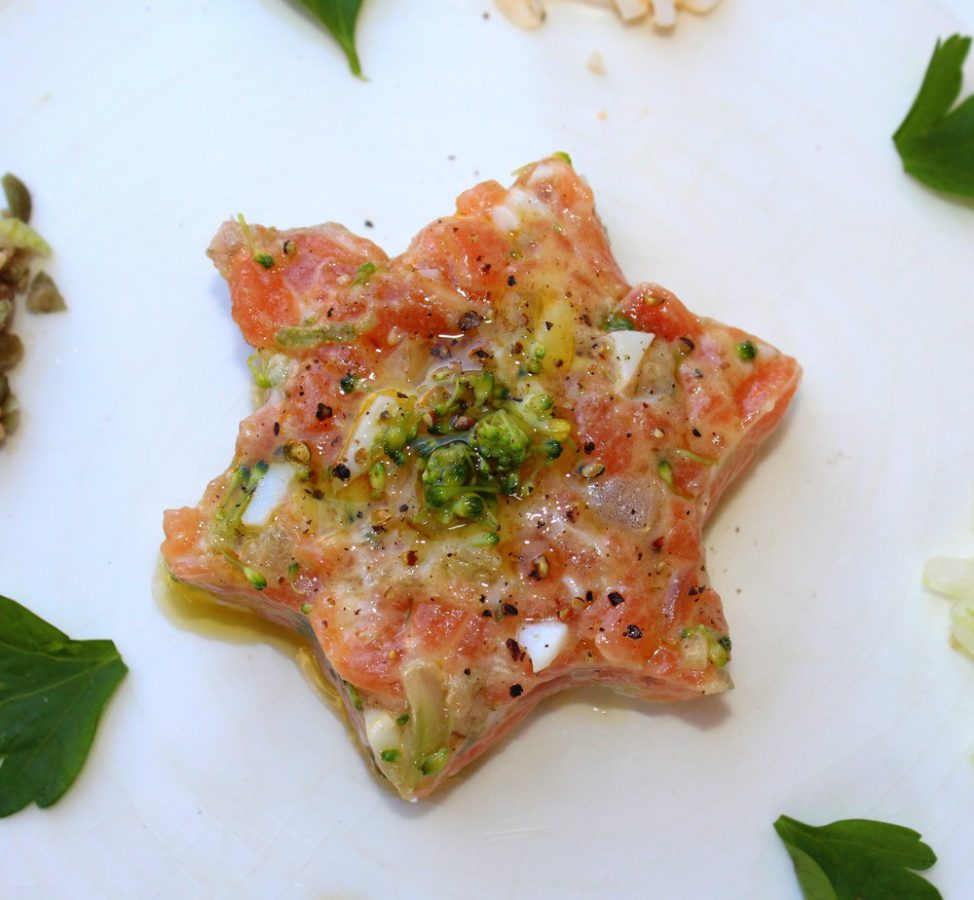 Tartar de salmón, un aperitivo para la Cena de Nochevieja