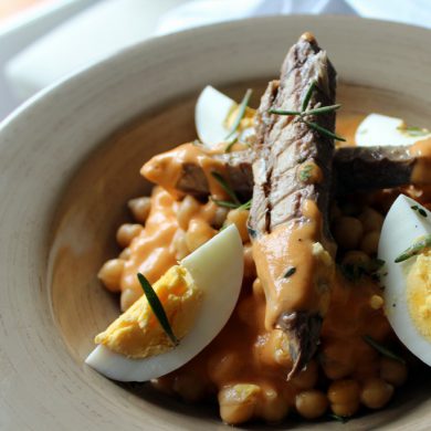 Ensalada templada de garbanzos con verdel y huevo 7