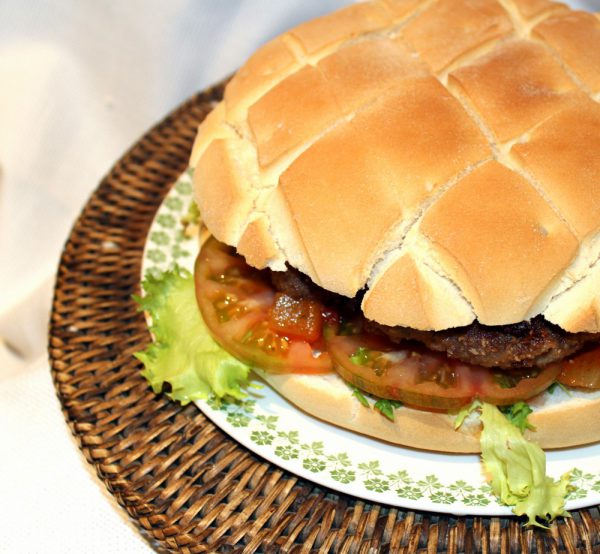 Filete ruso en pan de pueblo