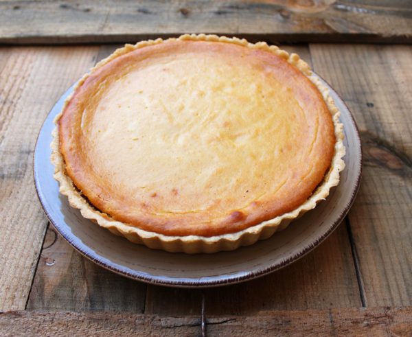 Tarta de queso, almendra y mango