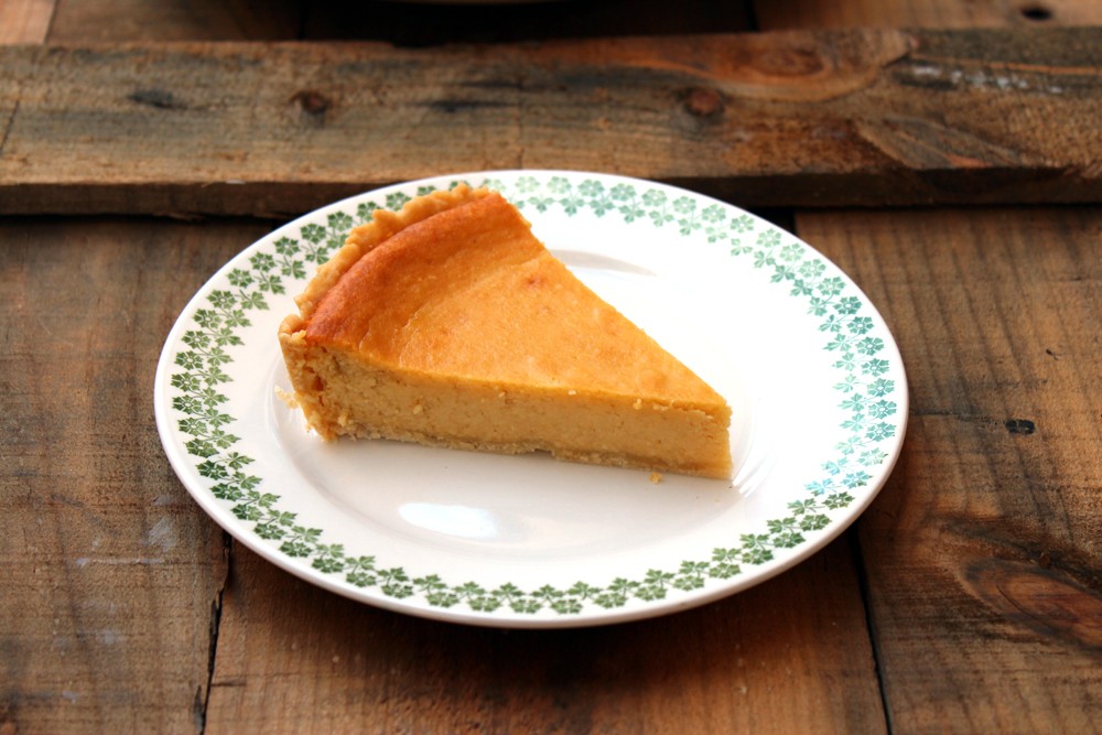 Tarta de almendra, queso y mango 4