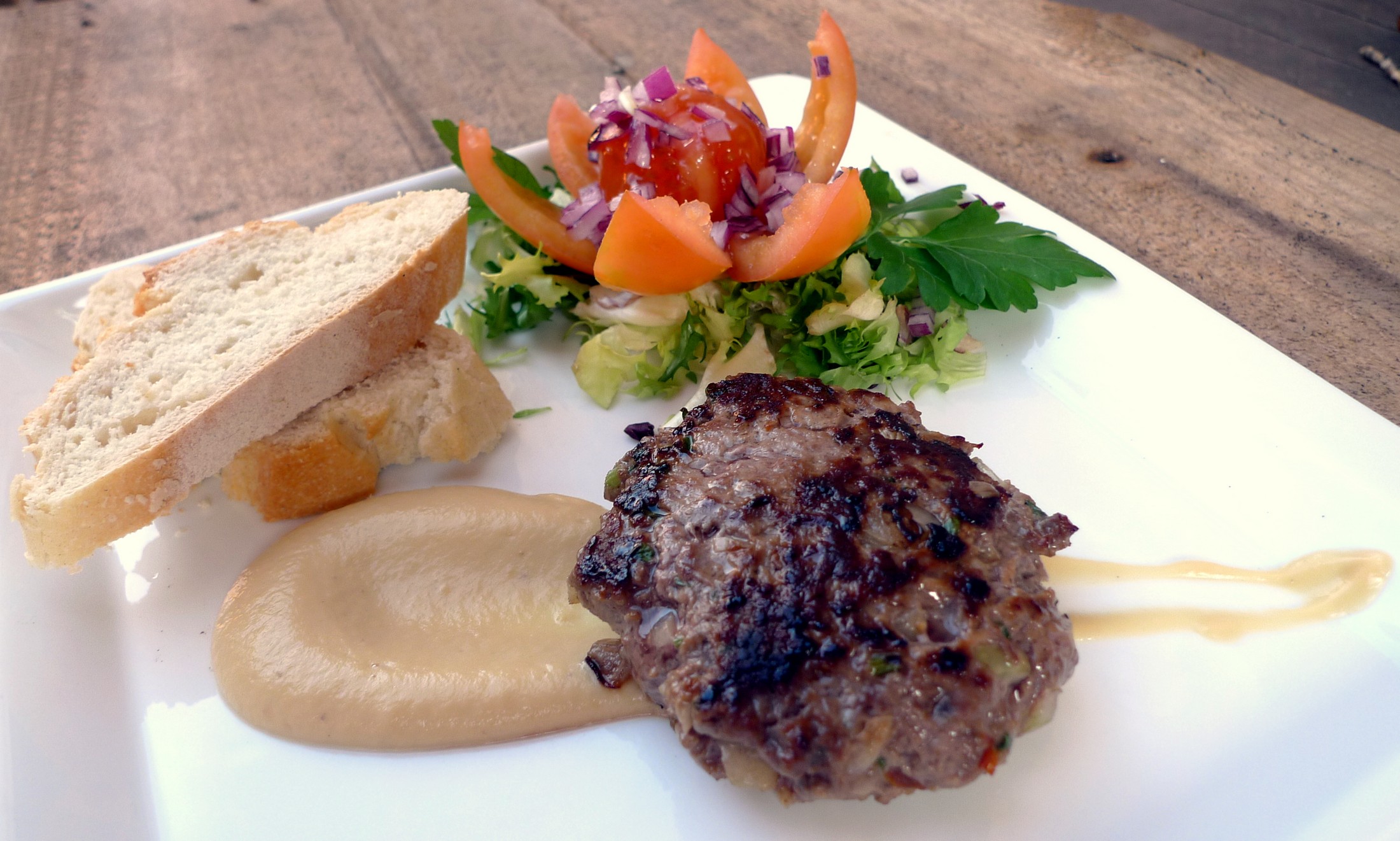 Filete ruso con crema de coliflor