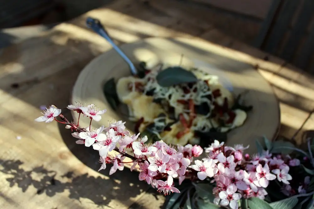 Ñoquis caseros con salvia y beicon