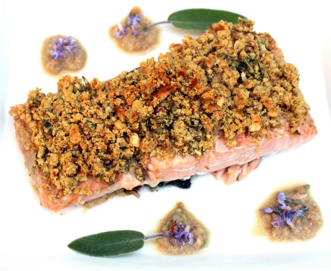 salmon con costra de pan y nueces