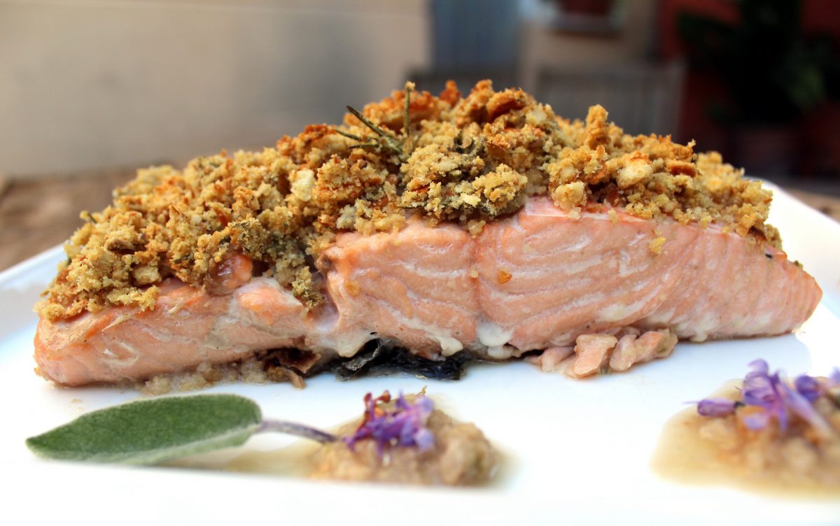 salmon con costra de pan y nueces-2