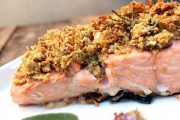 salmon con costra de pan y nueces-4