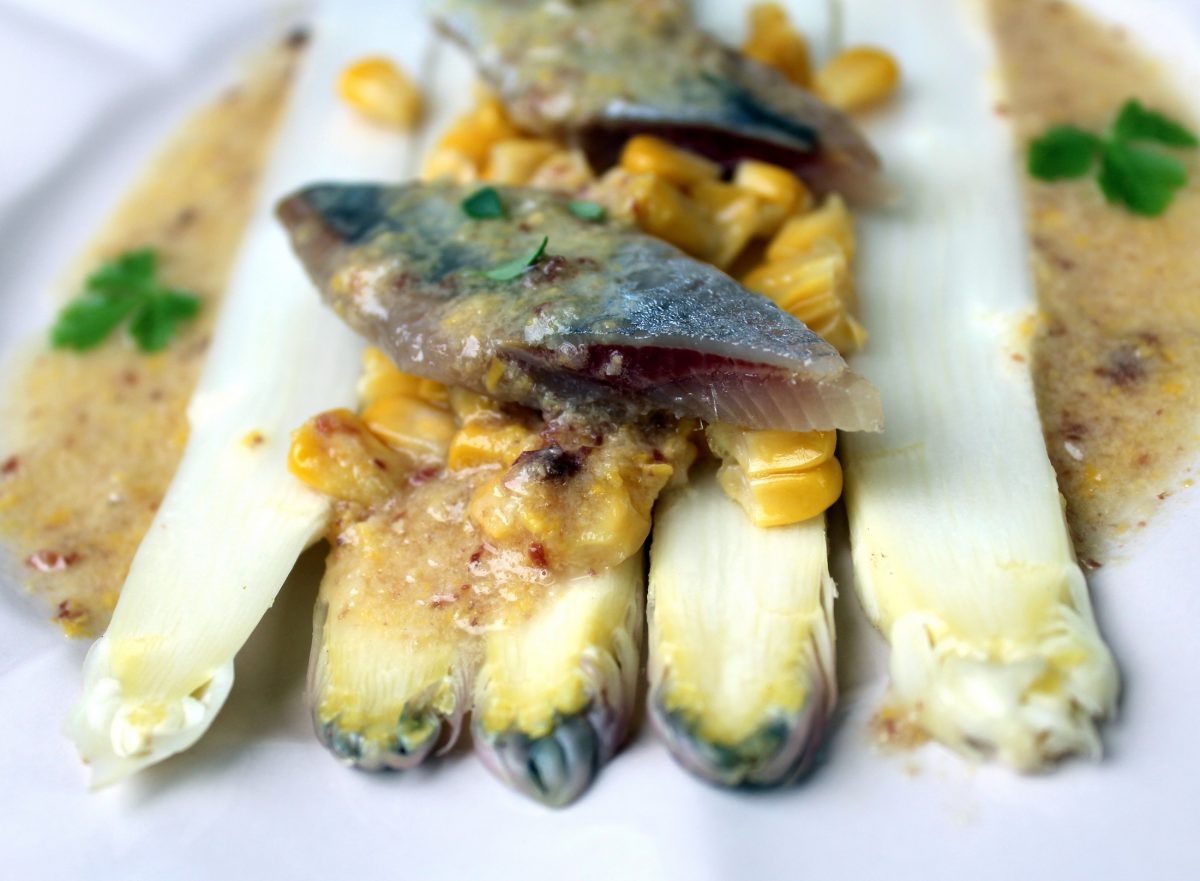 ensalada de espárragos y sardina ahumada-2