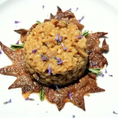 Risoto de crestas de gallo con foie