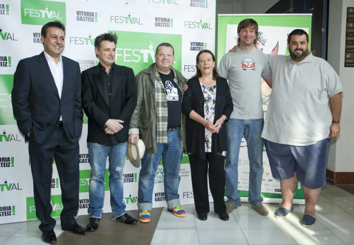 José Ribagorda, Alejandro Ibáñez, Alberto Chicote, Elena Santonja, Julius y David de Jorge en FesTVal 2012 ENCUENTRO CULTURAL GASTRONOMIA Y TELEVISION-MESA GASTRONOMICA EN FESTVAL 2012