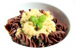 Espirales al cacao con pesto y gambas, la receta de pasta más original Pasta con gambas y pesto-4