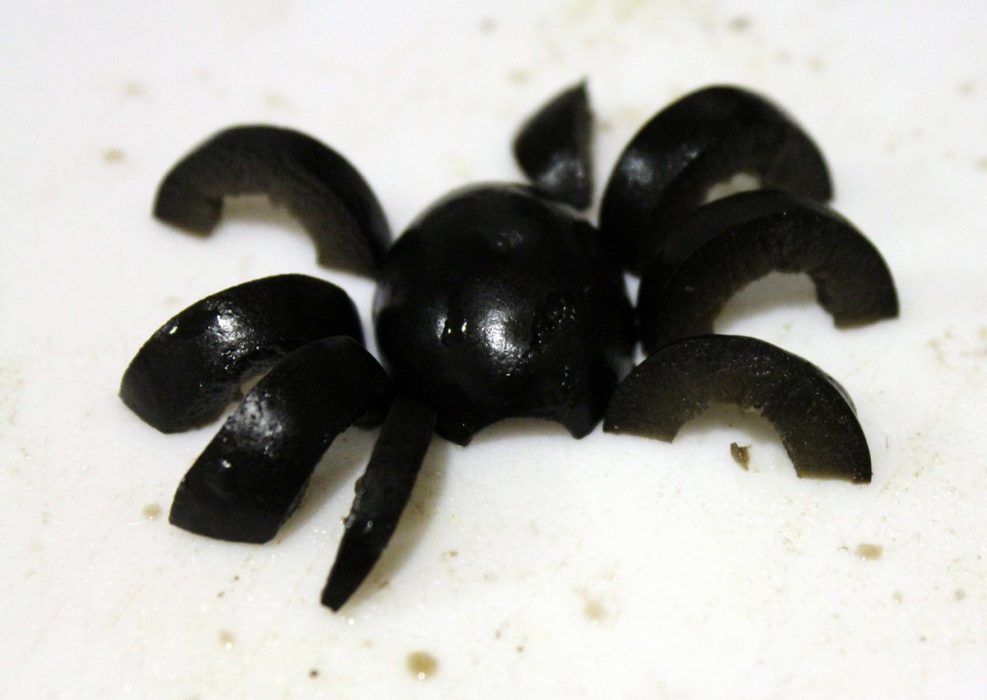 araña de aceituna para hallowen