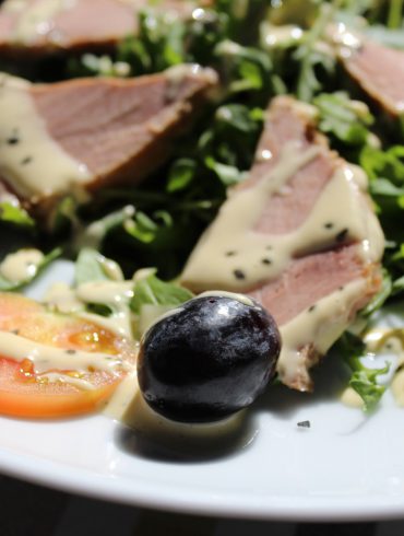 Ensalada de Atún con rúcula y uvas