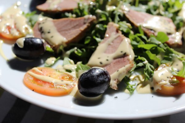 Ensalada de Atún con rúcula y uvas