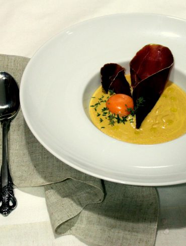 Crema de niscalos, cecina y yema de huevo-3
