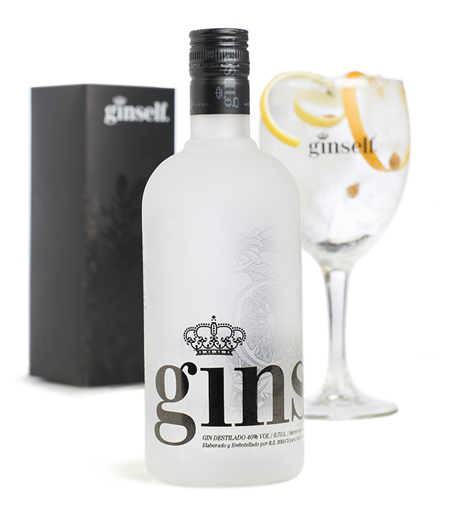 Ginself, la ginebra valenciana elegante, diferente y suave