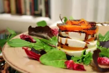 Ensalada de queso fresco y kaki 2
