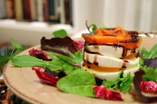 Ensalada de queso fresco y Kaki