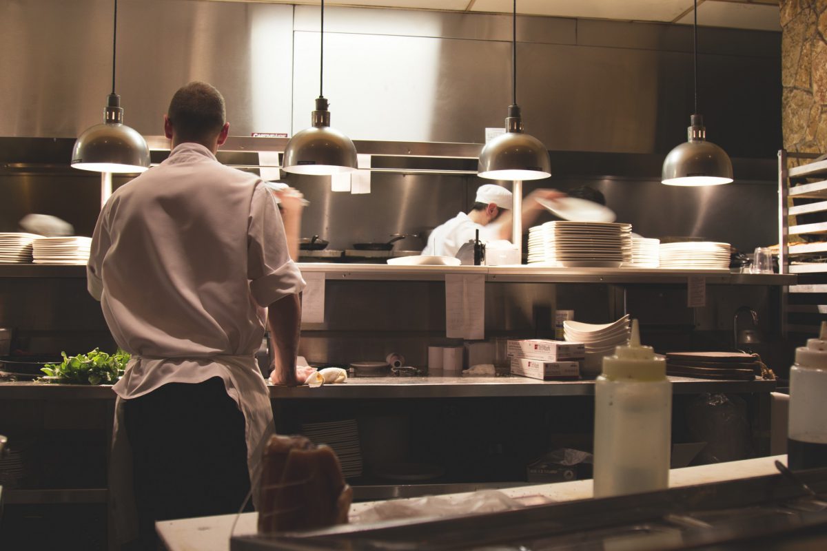 Cocineros trabajando - Pexels