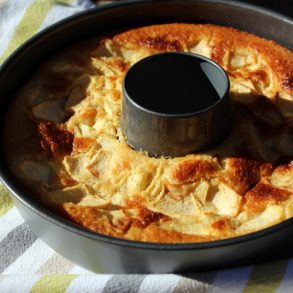 Tarta caldosa de manzana