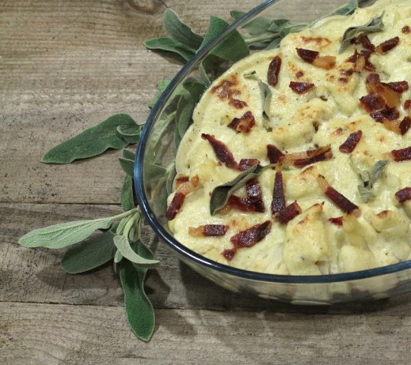 Coliflor gratinada con bechamel y beicon