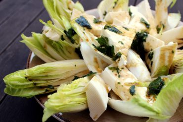 Ensalada de endivias con queso fresco