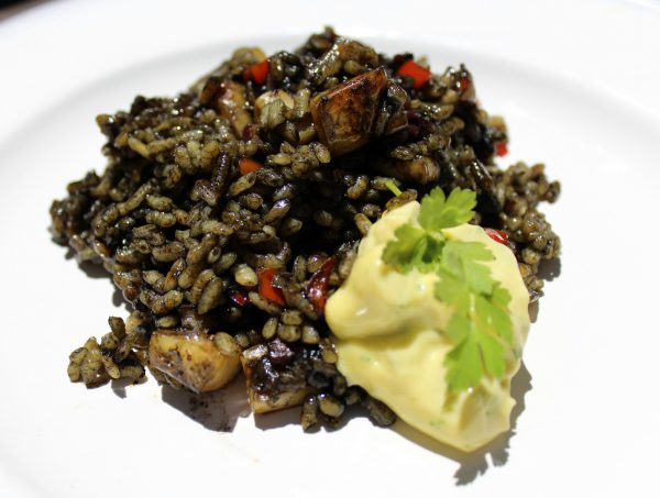 Arroz negro con sepia y Alioli