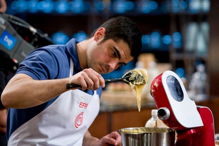 Efren con el Robot de cocina mum5 de Bosch