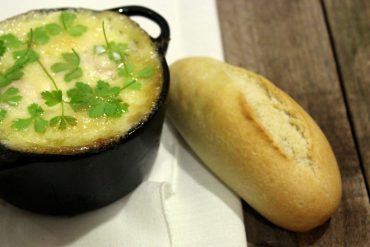 Merluza al horno gratinada con mahonesa