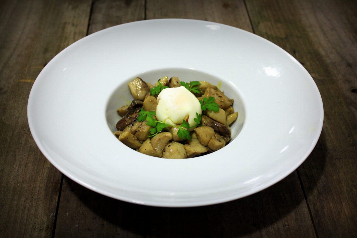 Salteado de boletus con huevo