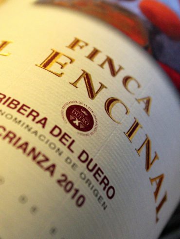 Vino Finca El Encinal Crianza 2010