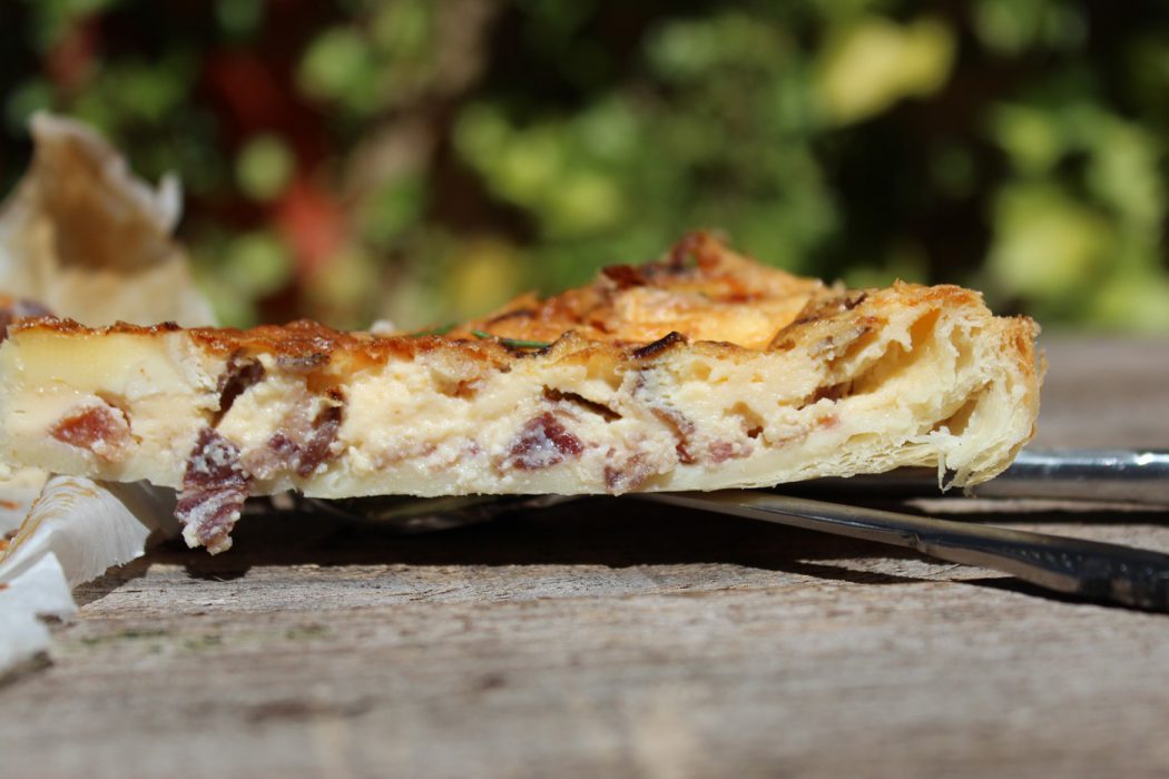 Quiche de cecina con queso brie