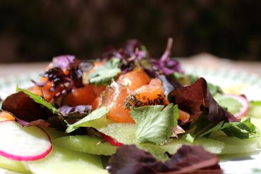 ENSALADA DE MELON, SALMON CON SHISOE