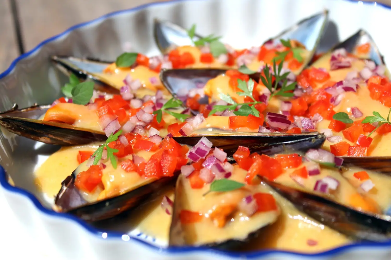 mejillones con salsa de azafrán