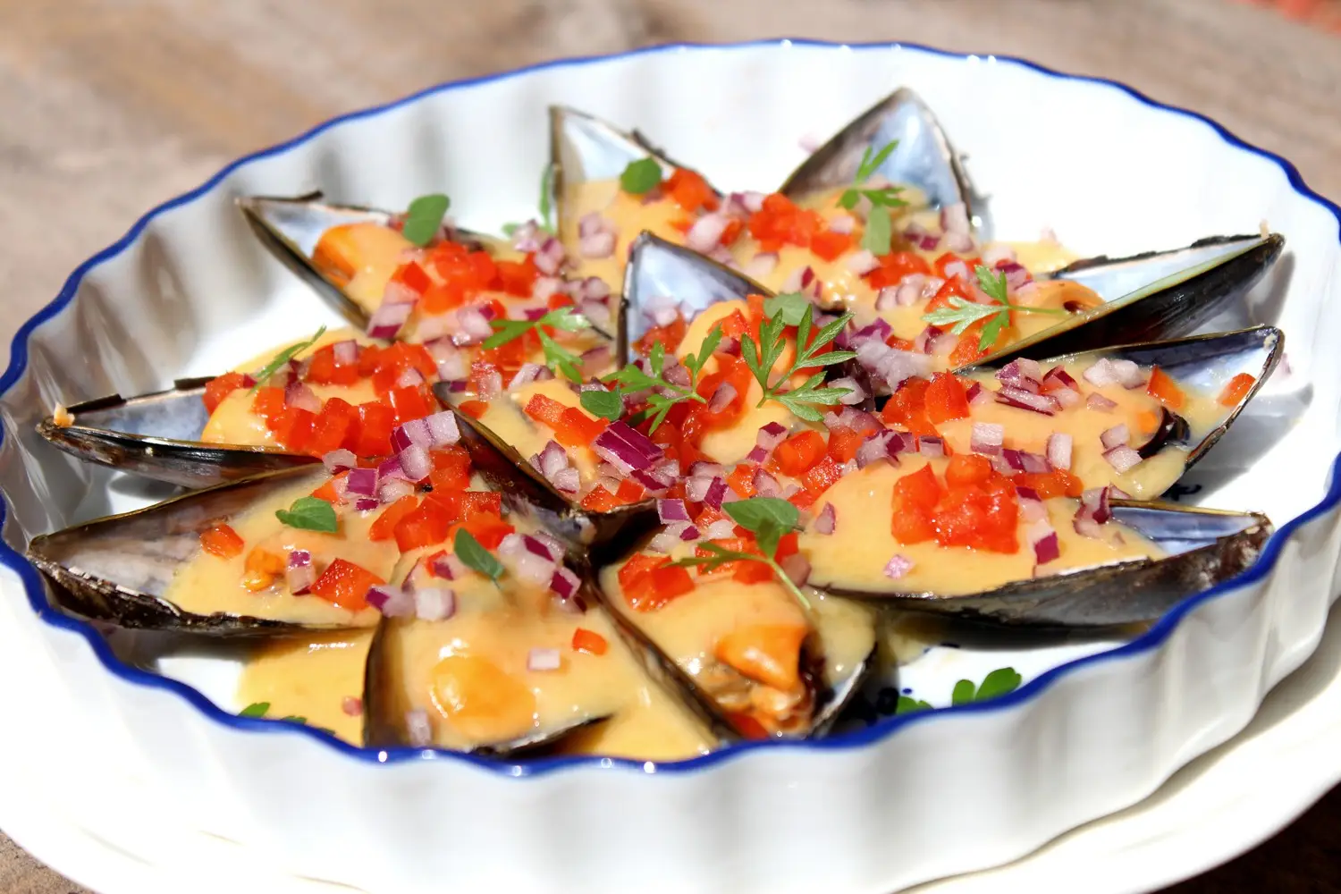 mejillones con salsa de azafrán