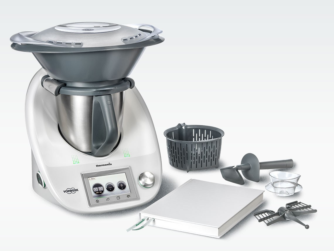 Nueva Thermomix TM5 con accesorios