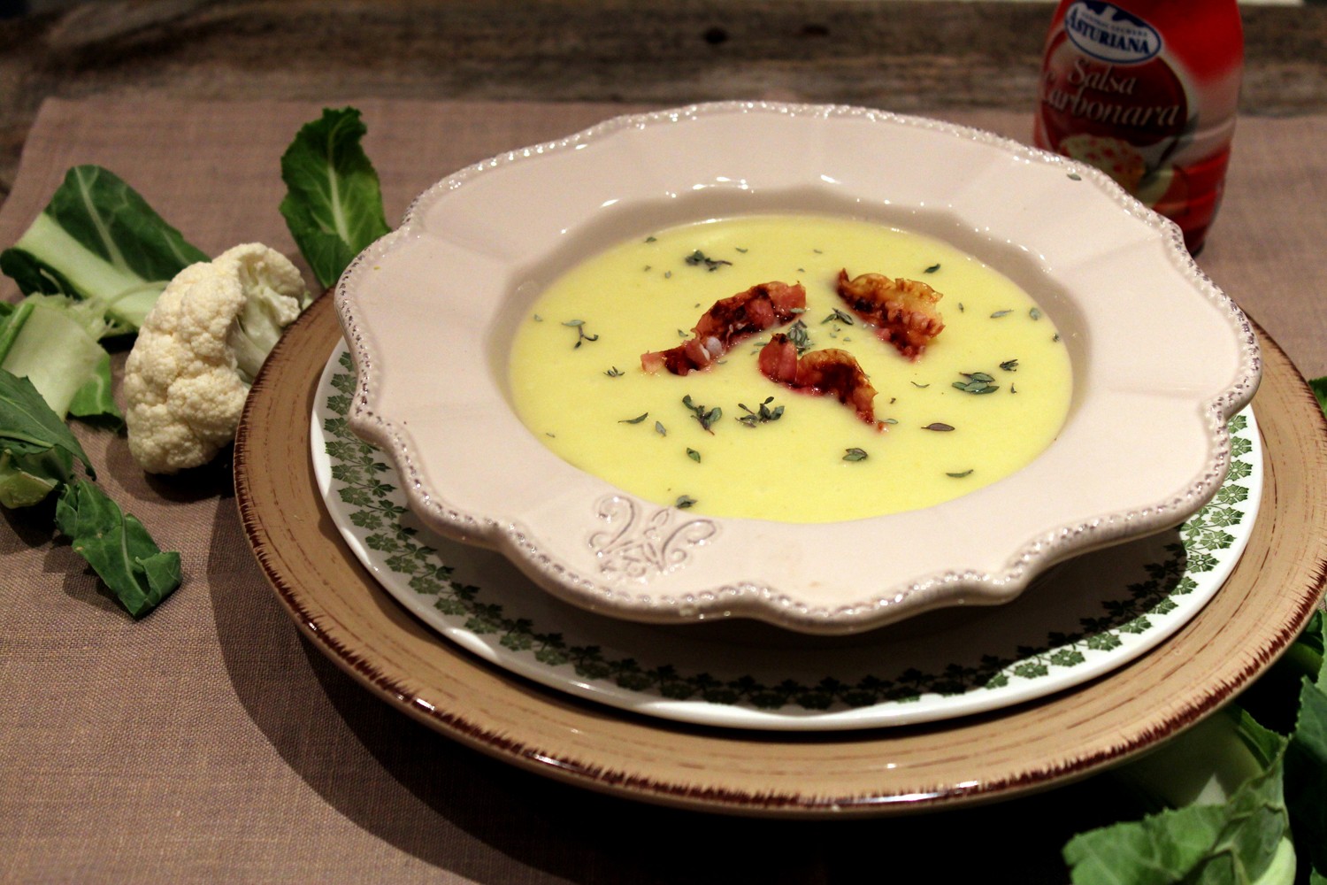 Crema de coliflor y salsa carbonara