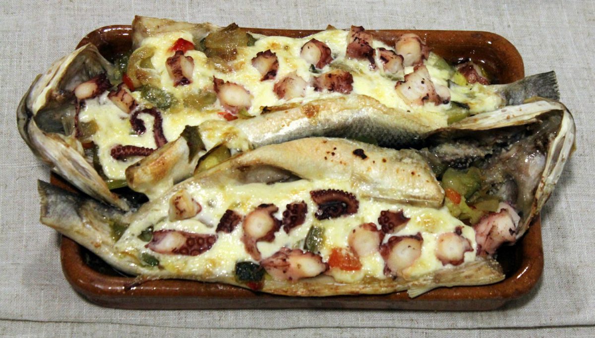 Receta de Lubina al horno rellena de verduras