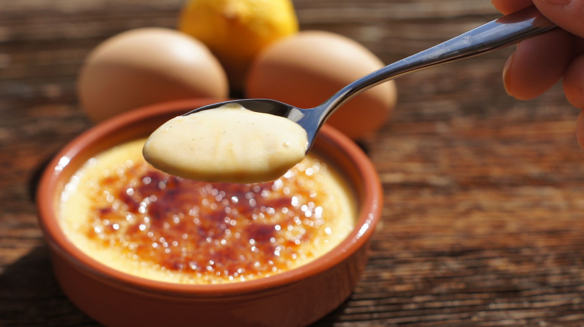 Crema Catalana, exquisito postre tradicional